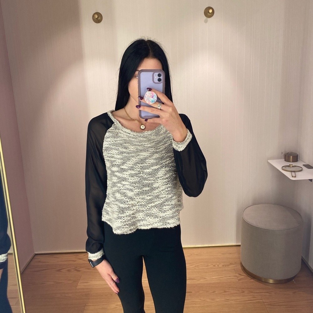 Sheet long sleeve blouse